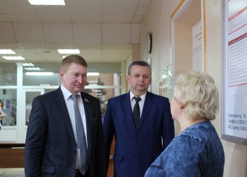 Осмотр избирательного участка перед выборами Президента РФ 
